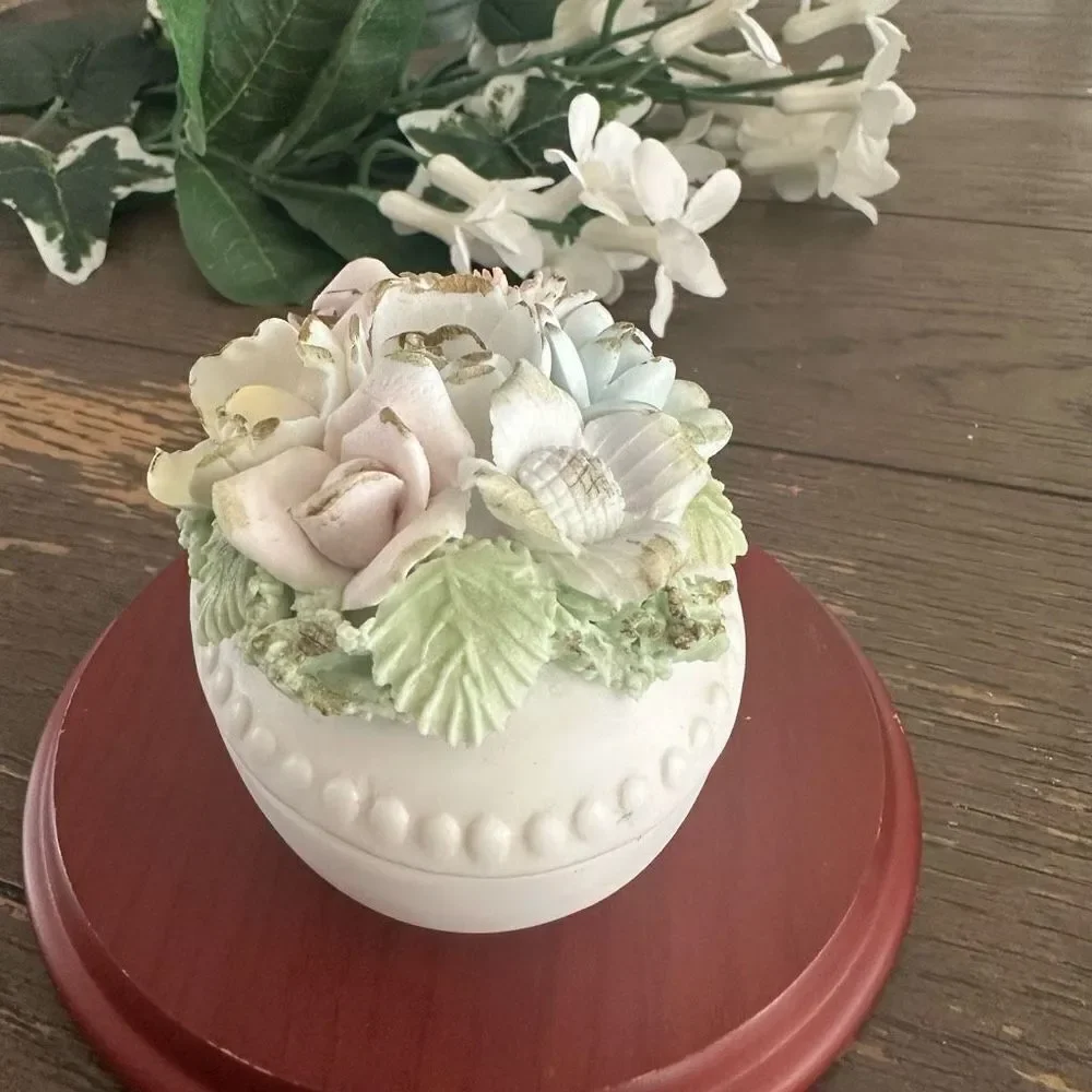 Ardalt Japan Floral Trinket Oval‎ Shaped Box Vintage